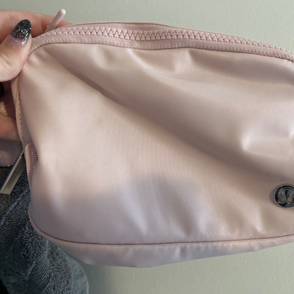 strawberry milkshake belt bag 1L - Picture 2 of 2